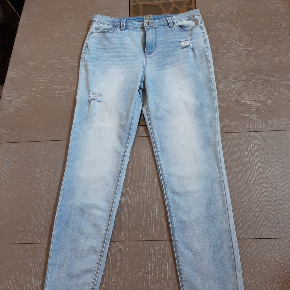 True Craft Women's Faded Blue Skinny Jeans